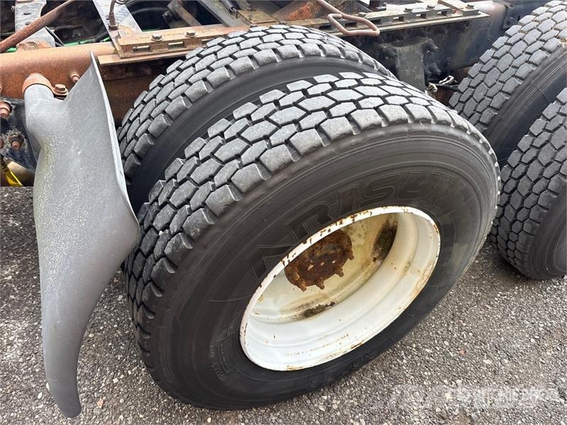 Freightliner Columbia 120 6x4 T/A Day Cab Truck Tractor (Inoper Motrici e Trattori Stradali