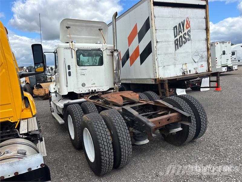 Freightliner Columbia 120 6x4 T/A Day Cab Truck Tractor (Inoper Motrici e Trattori Stradali