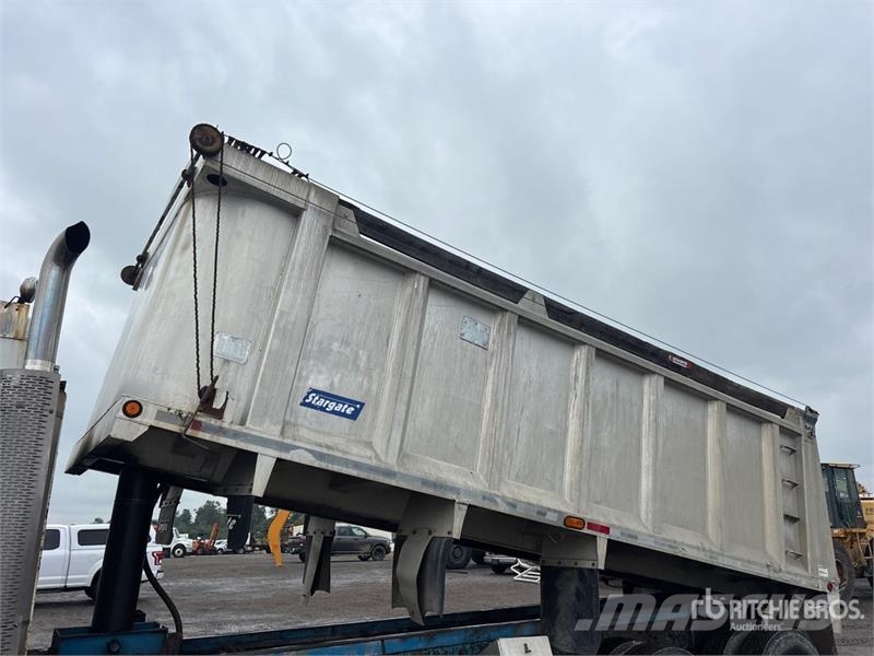 Freightliner Columbia 120 6x4 T/A Dump Truck Tippbil