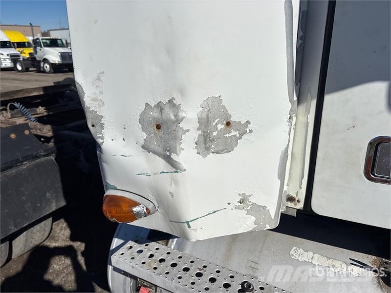 Freightliner Columbia 120 6x4 T/A Day Cab Truck Tractor Tractores (camiões)