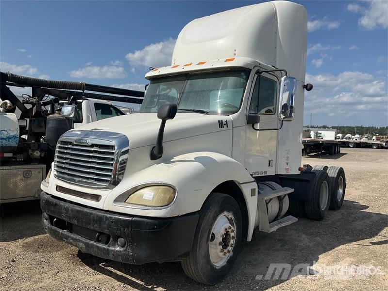 Freightliner Columbia 120 6x4 T/A Day Cab Truck Tractor Tractor Units