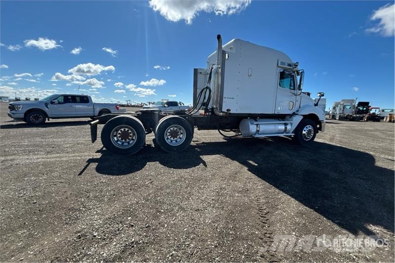 Freightliner Columbia 120 6x4 T/A Sleeper Truck Tractor Tractor Units