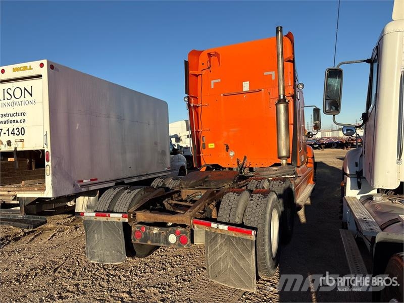 Freightliner Columbia 120 6x4 T/A Sleeper Truck Tractor (Glider Trekkers