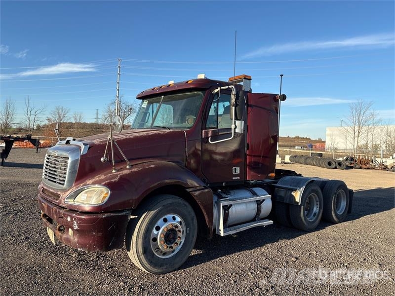 Freightliner Columbia 120 6x4 T/A Day Cab Truck Tractor Naudoti vilkikai