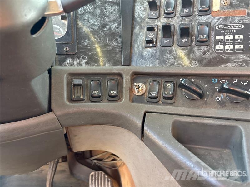 Freightliner Columbia 120 6x4 T/A Day Cab Truck Tractor Naudoti vilkikai
