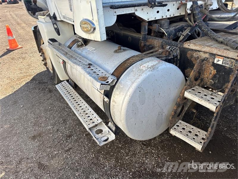 Freightliner Columbia 120 6x4 T/A Day Cab Truck Tractor Tractores (camiões)