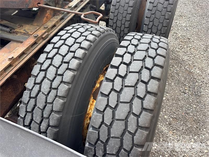 Freightliner Columbia 120 6x4 T/A Day Cab Truck Tractor (Inoper Motrici e Trattori Stradali