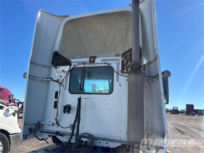 Freightliner Columbia 120 6x4 T/A Day Cab Truck Tractor Tractores (camiões)