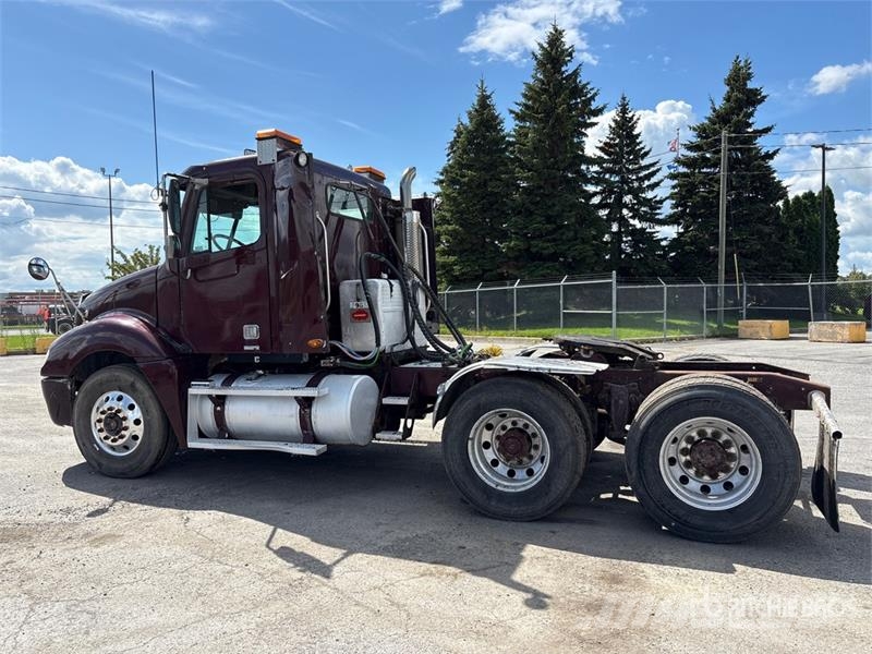 Freightliner Columbia 120 6x4 T/A Day Cab Truck Tractor Tahače