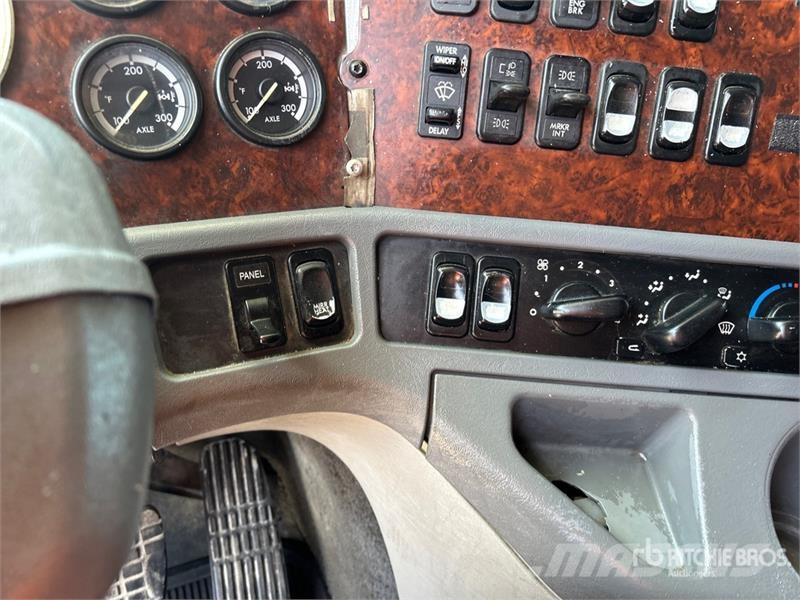 Freightliner Columbia 120 6x4 T/A Sleeper Truck Tractor Tractor Units