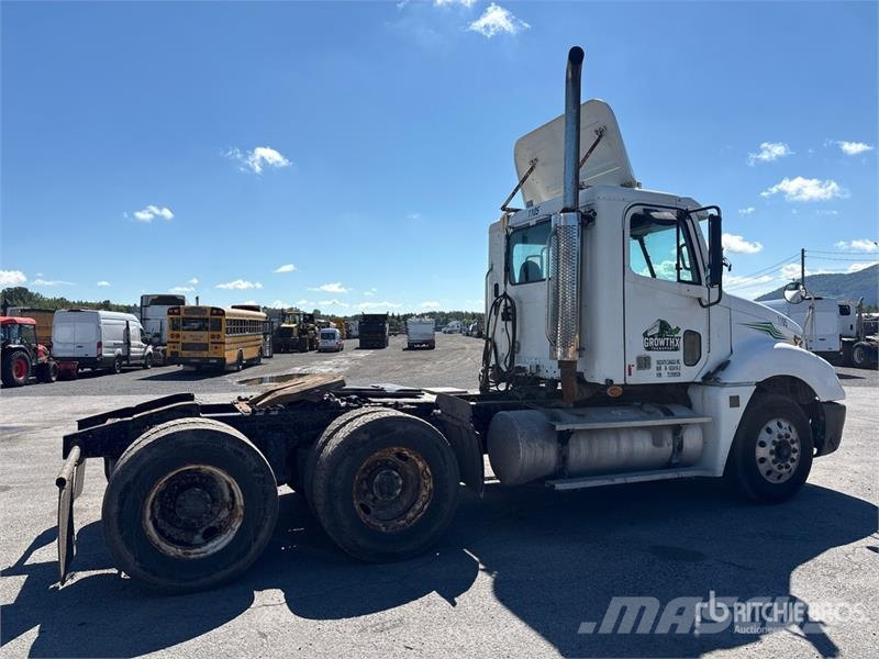 Freightliner Columbia 120 6x4 T/A Day Cab Truck Tractor Tractor Units