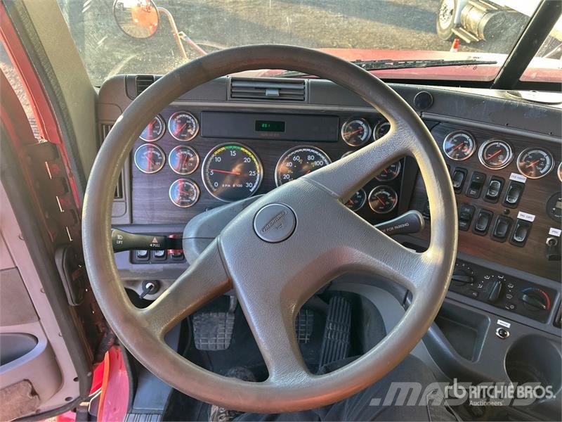 Freightliner Columbia 120 6x4 T/A Sleeper Truck Tractor Седельные тягачи