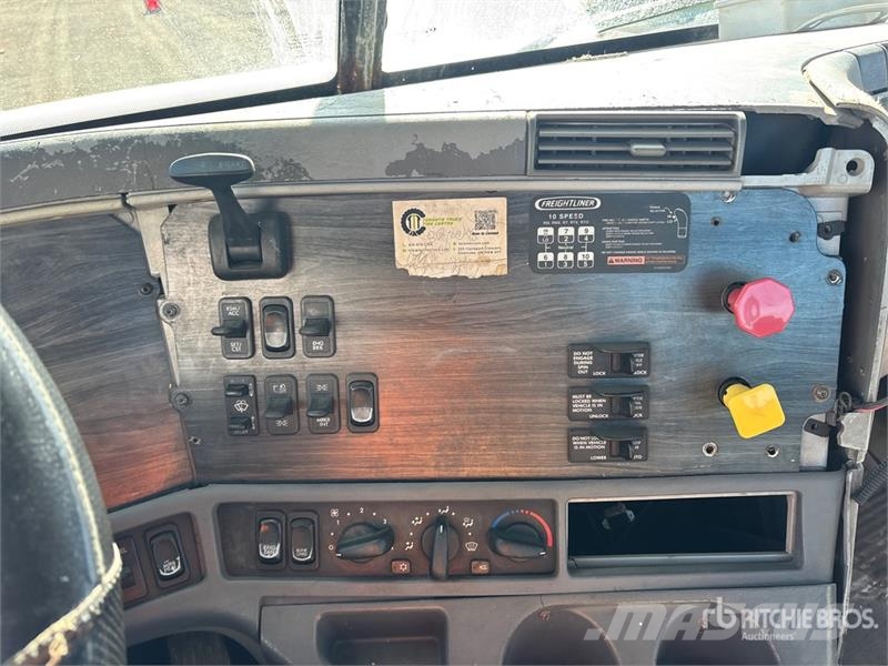 Freightliner Columbia 120 6x4 T/A Day Cab Truck Tractor Tractores (camiões)
