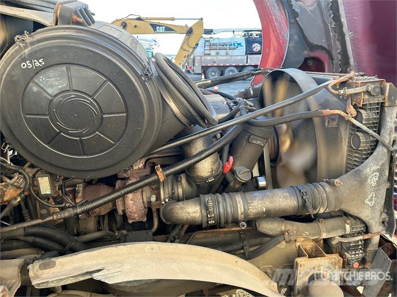 Freightliner Columbia 120 6x4 T/A Sleeper Truck Tractor Седельные тягачи