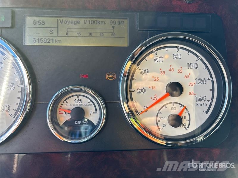 Freightliner Coronado 122SD Autotractoare