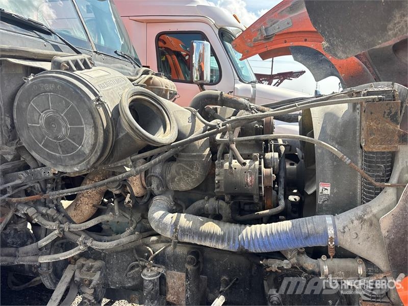 Freightliner Coronado 6x4 T/A Sleeper Truck Tractor (Inoperable Sadulveokid