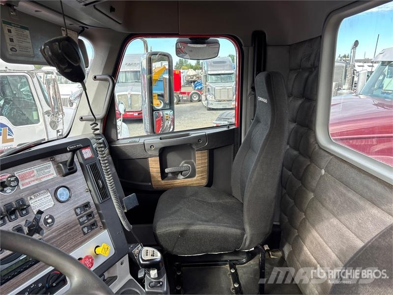 Freightliner Coronado 122 Седельные тягачи