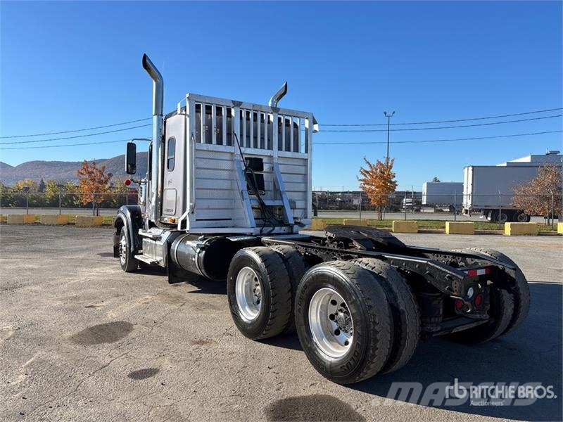 Freightliner Coronado 122SD Autotractoare