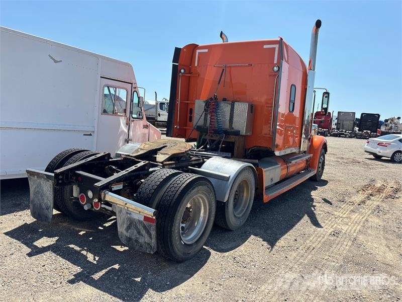 Freightliner Coronado 6x4 T/A Sleeper Truck Tractor (Inoperable Trekkers