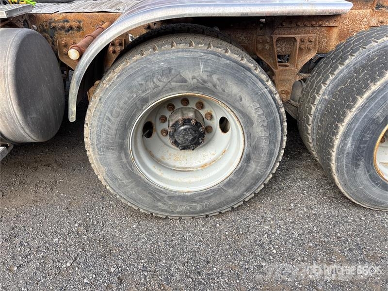 Freightliner Coronado 122 Седельные тягачи