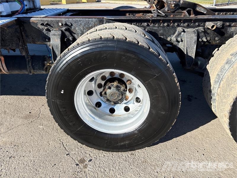 Freightliner Coronado 122SD Autotractoare