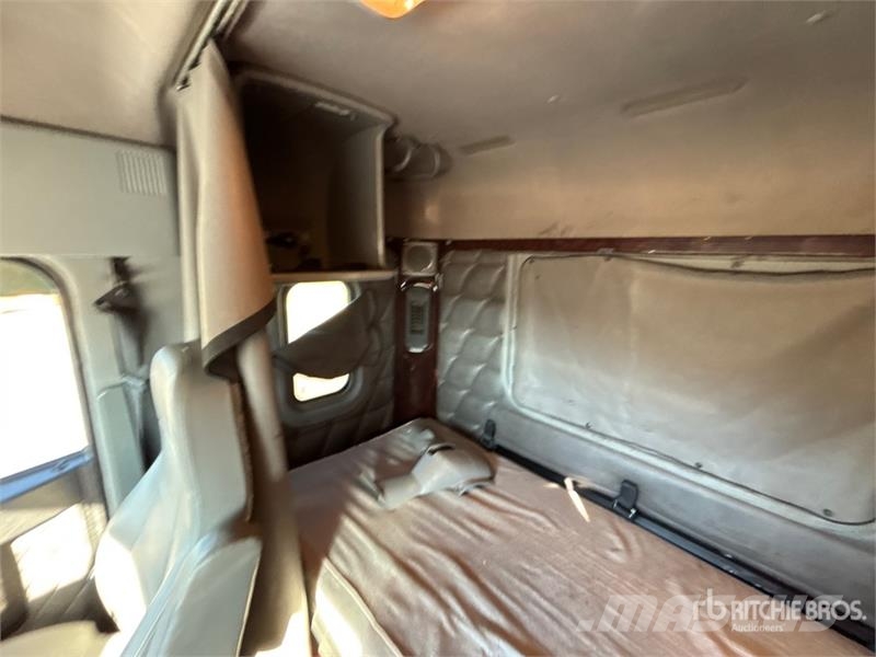 Freightliner Coronado 122SD Autotractoare