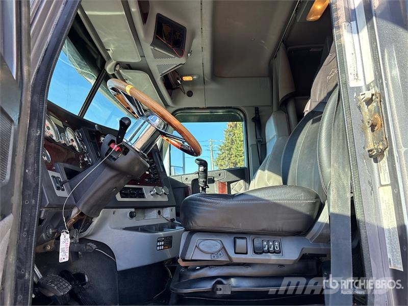 Freightliner Coronado 122SD Autotractoare