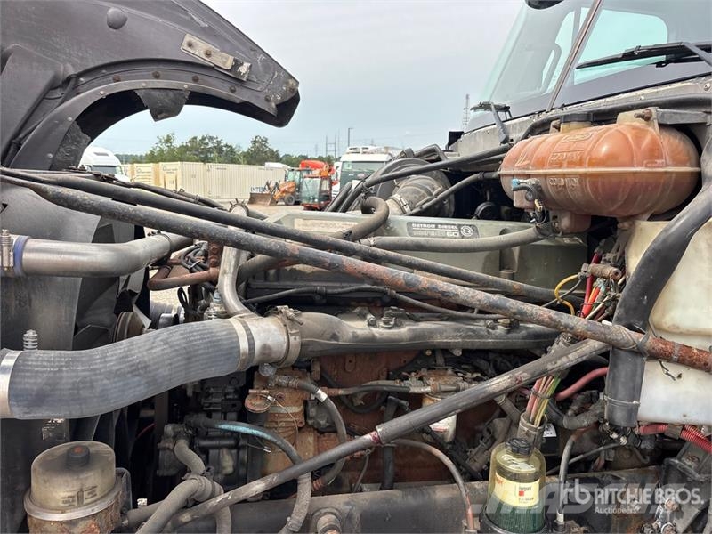 Freightliner Coronado CC132 6x4 T/A Sleeper Truck Tractor Vilcēji