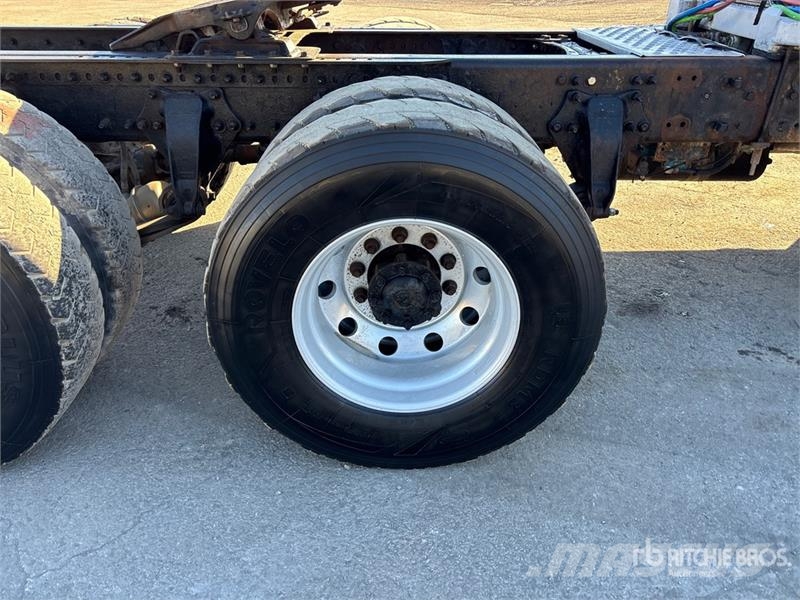 Freightliner Coronado 122SD Autotractoare