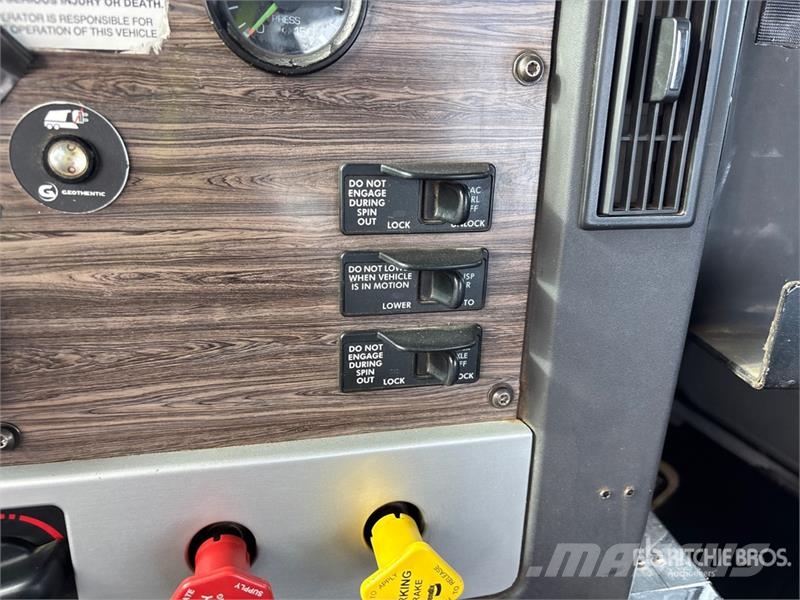 Freightliner Coronado 122 Седельные тягачи