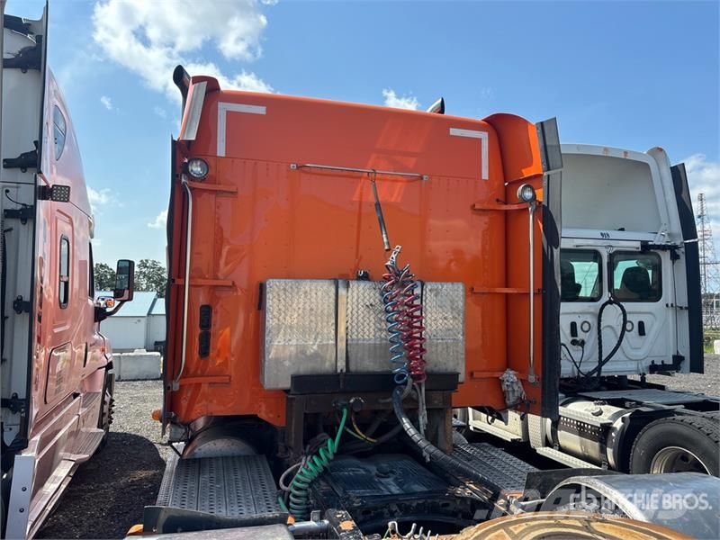 Freightliner Coronado 6x4 T/A Sleeper Truck Tractor (Inoperable Sadulveokid