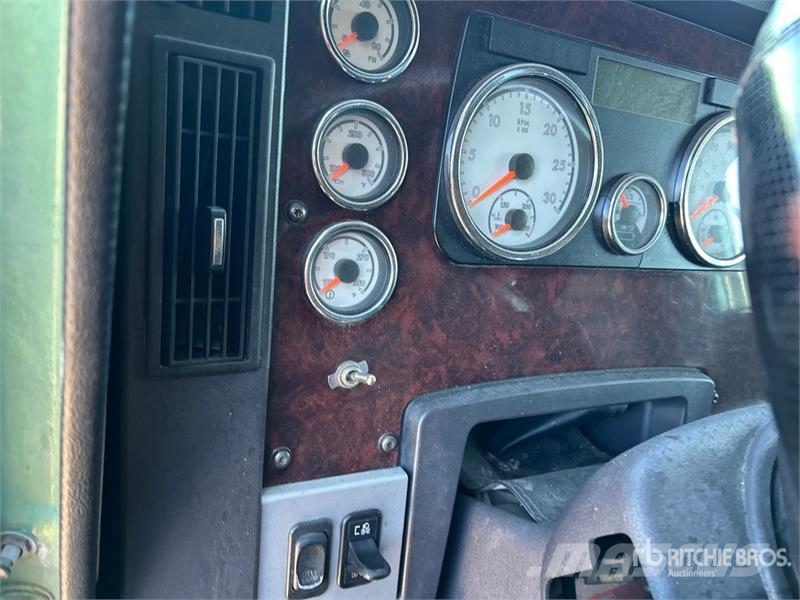 Freightliner Coronado 132 6x4 T/A Sleeper Truck Tractor وحدات الجر