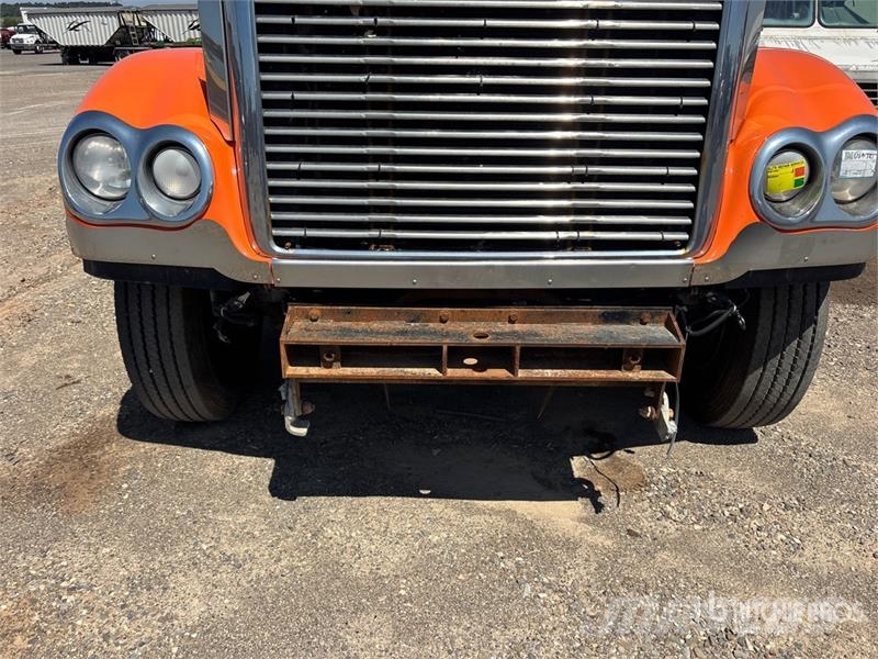 Freightliner Coronado 6x4 T/A Sleeper Truck Tractor (Inoperable Trekkers