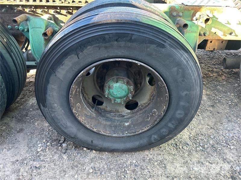 Freightliner Coronado 132 6x4 T/A Sleeper Truck Tractor وحدات الجر