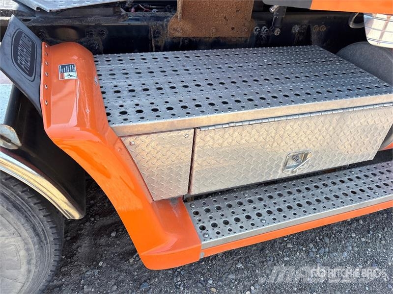 Freightliner Coronado 6x4 T/A Sleeper Truck Tractor (Inoperable Trekkers