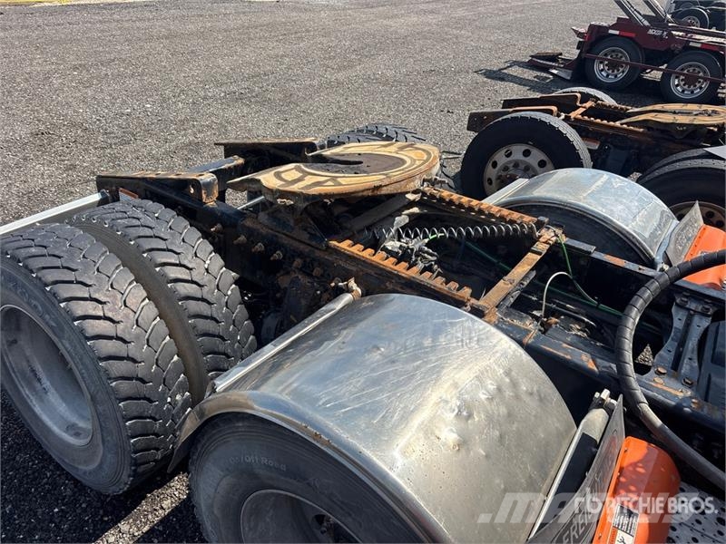 Freightliner Coronado 6x4 T/A Sleeper Truck Tractor (Inoperable Sadulveokid