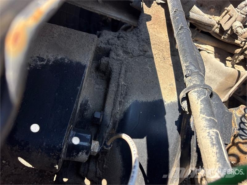 Freightliner Coronado 6x4 T/A Sleeper Truck Tractor (Inoperable Trekkers