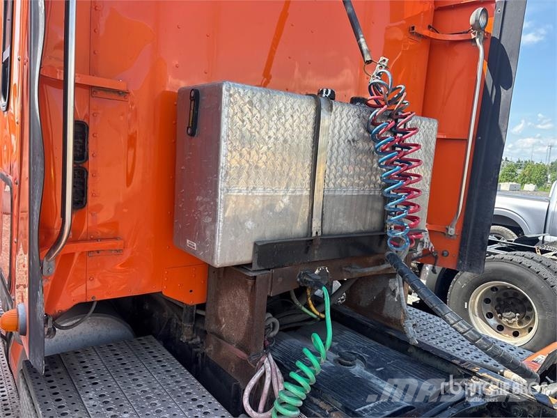 Freightliner Coronado 6x4 T/A Sleeper Truck Tractor (Inoperable Sadulveokid