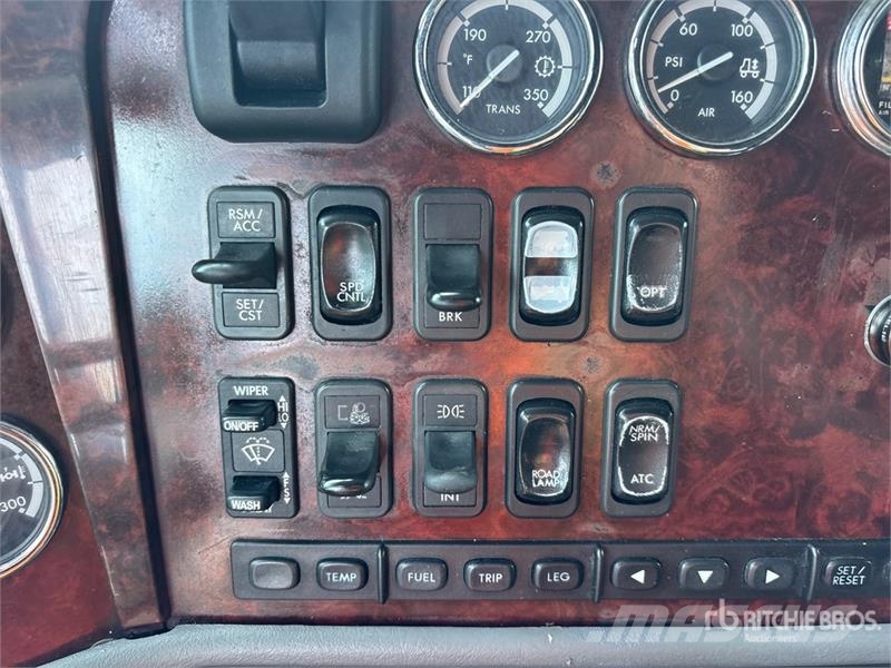 Freightliner Coronado CC132 6x4 T/A Sleeper Truck Tractor Vilcēji