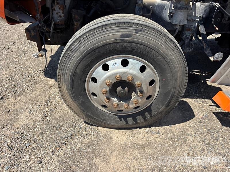 Freightliner Coronado 6x4 T/A Sleeper Truck Tractor (Inoperable Trekkers