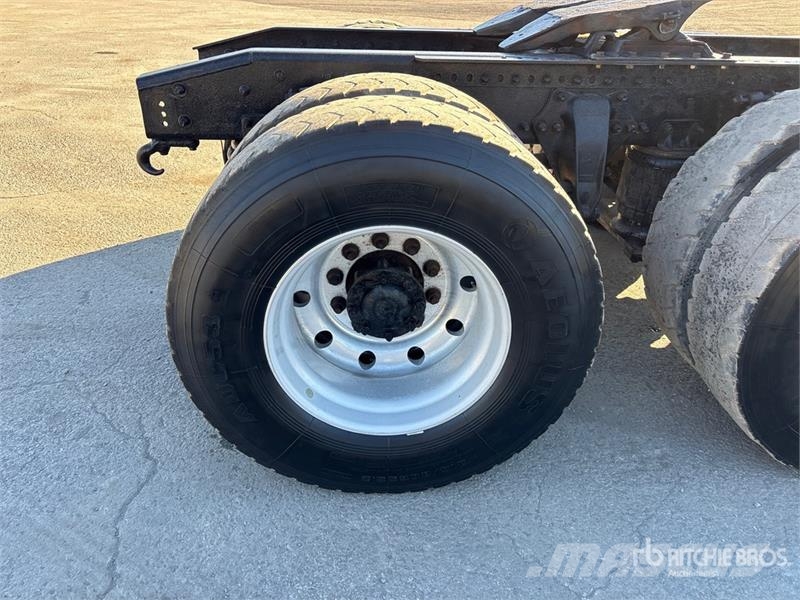Freightliner Coronado 122SD Autotractoare