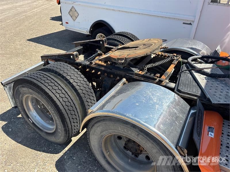 Freightliner Coronado 6x4 T/A Sleeper Truck Tractor (Inoperable Trekkers