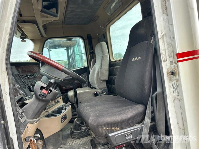 Freightliner Coronado 122SD Nyergesvontatók