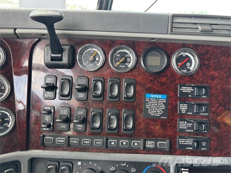 Freightliner Coronado 6x4 T/A Sleeper Truck Tractor (Inoperable Trekkers