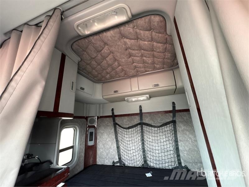 Freightliner Coronado 6x4 T/A Sleeper Truck Tractor (Inoperable Trekkers
