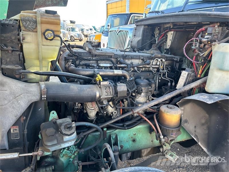 Freightliner Coronado 132 6x4 T/A Sleeper Truck Tractor وحدات الجر