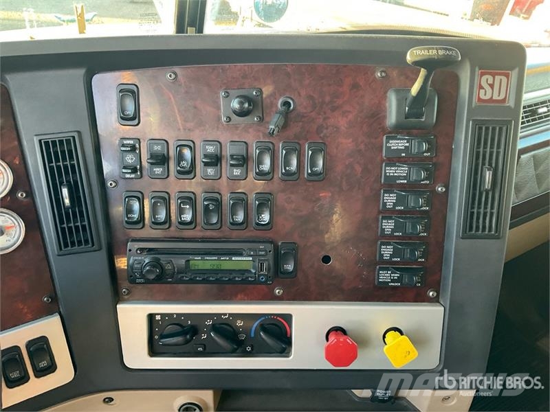 Freightliner Coronado SD122 6x4 T/A Sleeper Truck Tractor Sattelzugmaschinen