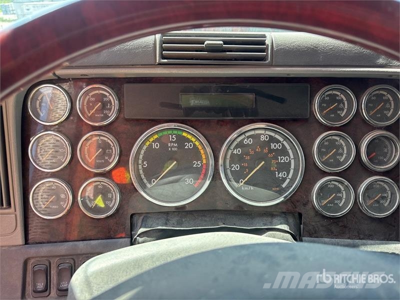 Freightliner Coronado 6x4 T/A Sleeper Truck Tractor (Inoperable Sadulveokid