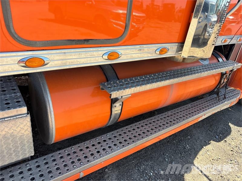 Freightliner Coronado 6x4 T/A Sleeper Truck Tractor (Inoperable Trekkers
