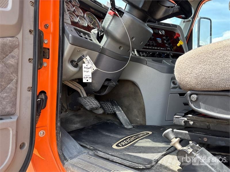 Freightliner Coronado 6x4 T/A Sleeper Truck Tractor (Inoperable Trekkers